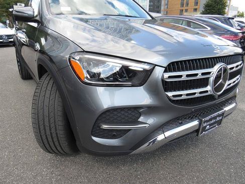 Used 2025 Mercedes-Benz GLE 450e 4MATIC w/ Driver Assistance Package image 27
