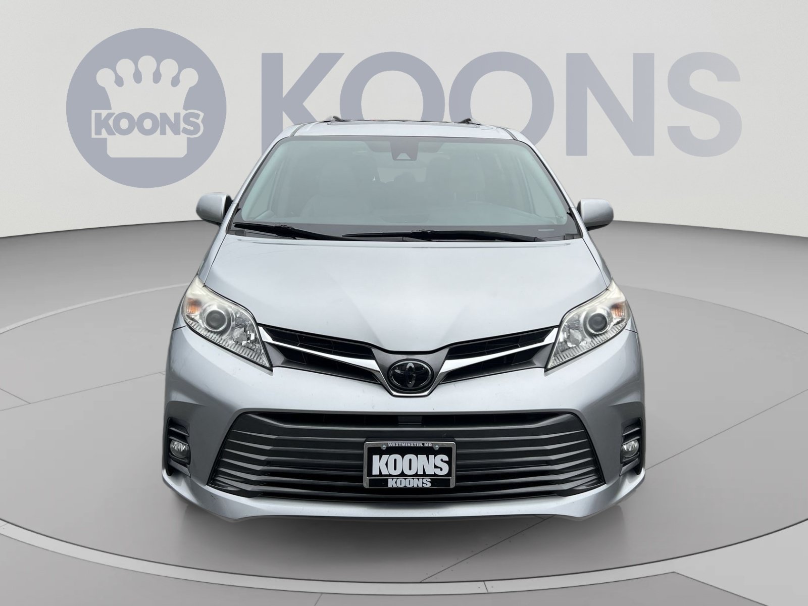 Used 2019 Toyota Sienna XLE w/ XLE Navigation Package FWD image 11