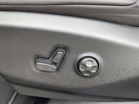 Certified 2026 Chrysler Pacifica Select w/ S Appearance Package image 50