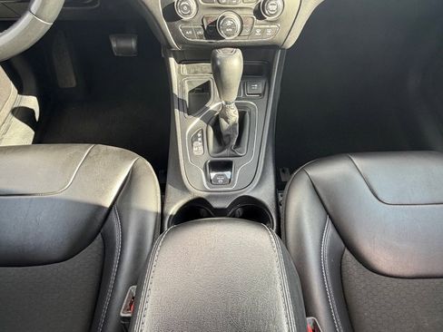 Used 2020 Jeep Cherokee Latitude Plus w/ Cold Weather Group image 16