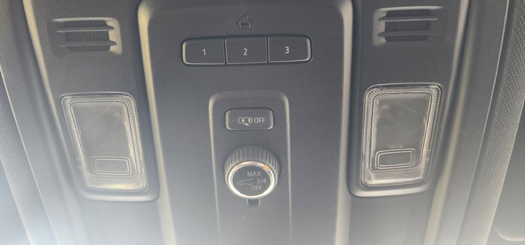 Used 2023 GMC Yukon SLT AWD/4WD image 41