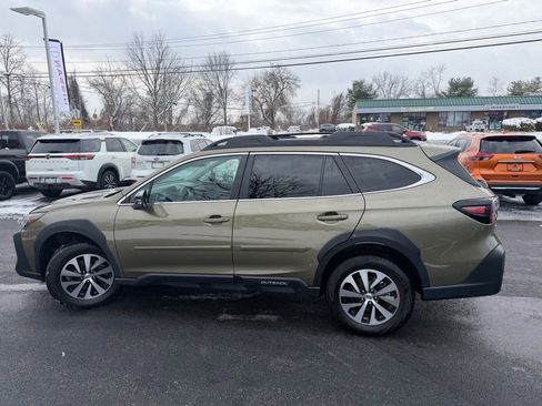 Used 2024 Subaru Outback Premium image 6