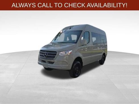Used 2022 Mercedes-Benz Sprinter 2500 image 3