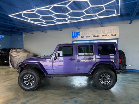 Used 2017 Jeep Wrangler Unlimited Sahara AWD/4WD image 9