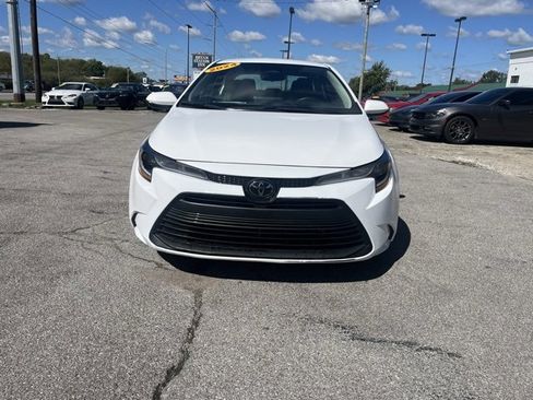 Used 2024 Toyota Corolla LE image 2