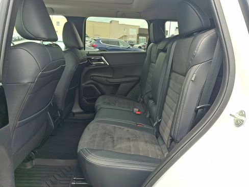 Used 2024 Mitsubishi Outlander SE AWD/4WD image 10