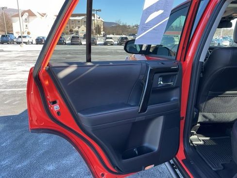 Used 2024 Toyota 4Runner TRD Off-Road Premium image 23