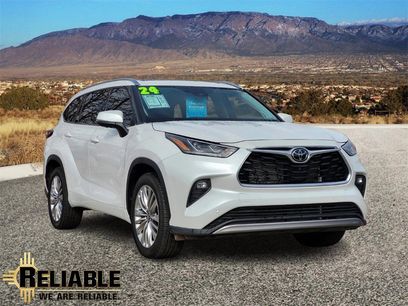 Used 2024 Toyota Highlander LE