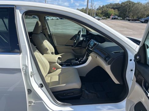 Used 2017 Honda Accord EX-L image 39