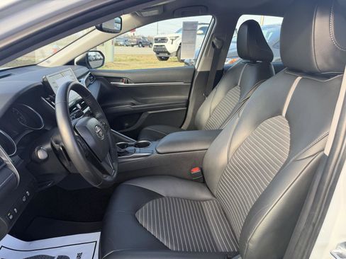 Used 2024 Toyota Camry SE w/ Convenience Package image 12