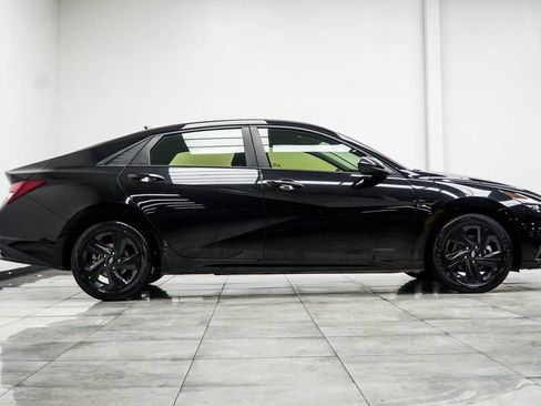 Used 2022 Hyundai Elantra SEL w/ Cargo Package FWD image 7