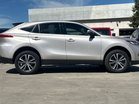 Used 2024 Toyota Venza LE image 9