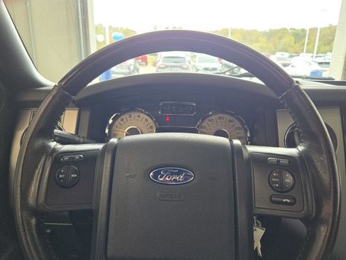 Used 2013 Ford Expedition Limited image 33