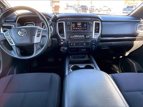 Used 2019 Nissan Titan SV w/ SV Convenience Package image 13