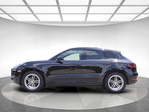 Used 2017 Porsche Macan AWD/4WD image 4