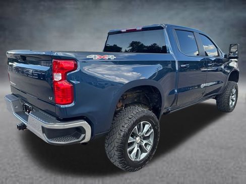 Used 2022 Chevrolet Silverado 1500 LT AWD/4WD image 5