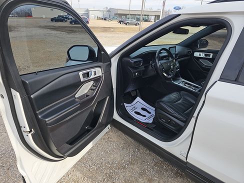 Used 2020 Ford Explorer ST w/ Premium Technology Package image 19