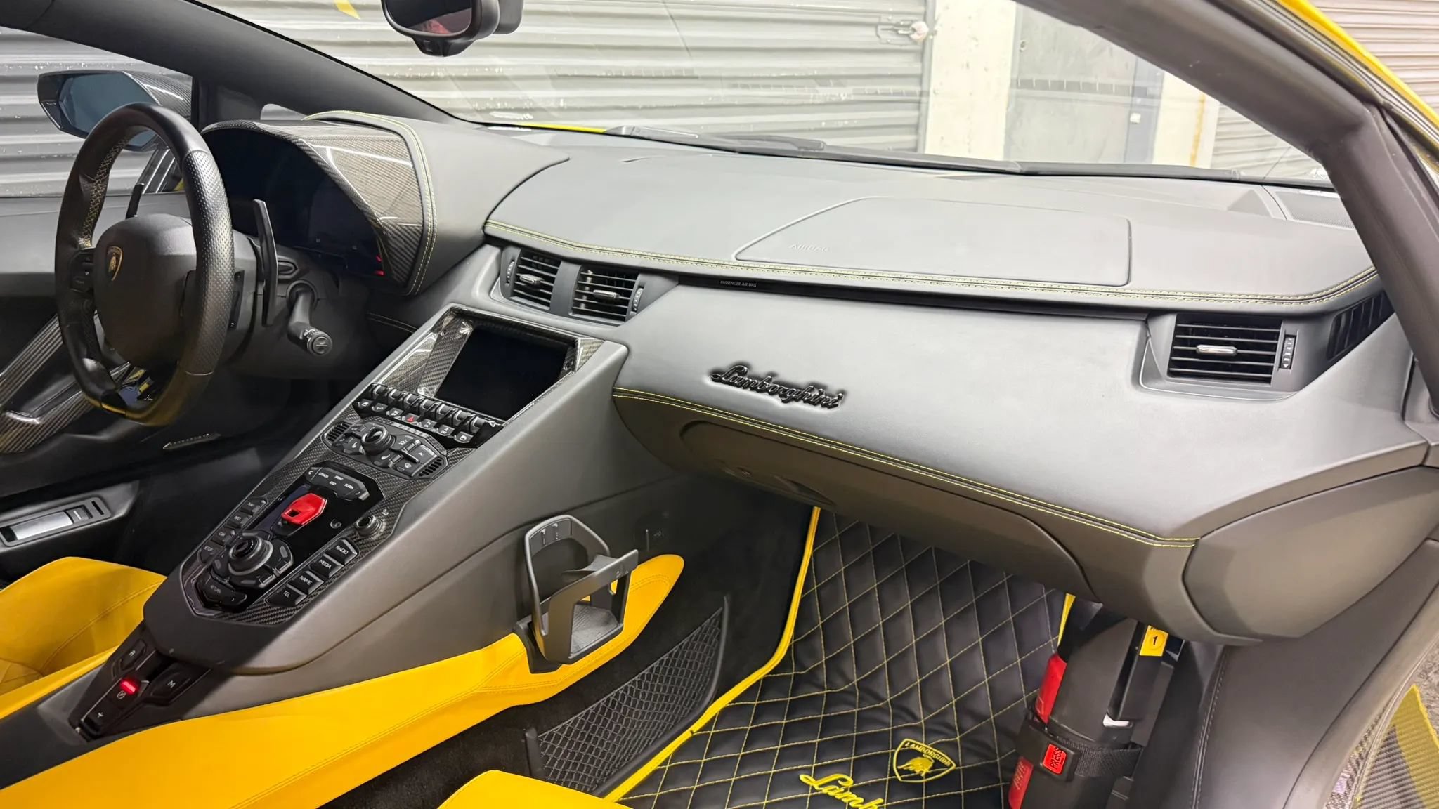 Used 2018 Lamborghini Aventador S AWD/4WD image 23