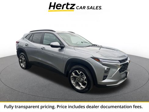 Used 2025 Chevrolet Trax LT FWD image 1