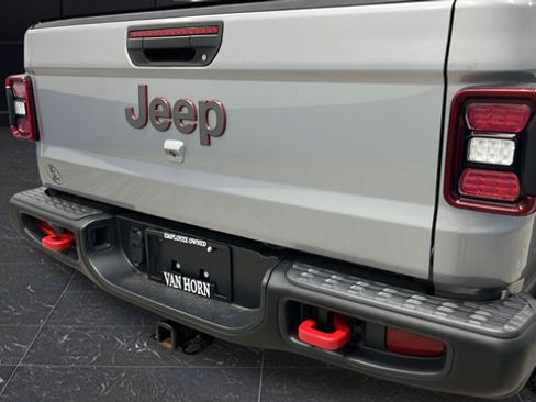 Used 2021 Jeep Gladiator Rubicon w/ Dual Top Group AWD/4WD image 40