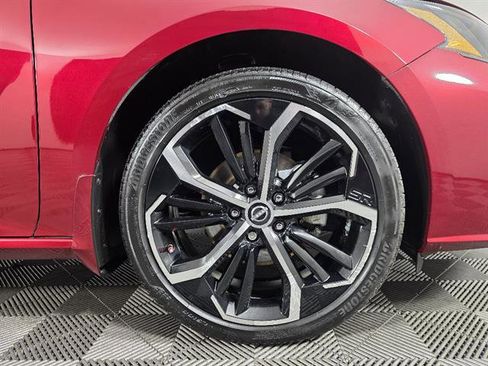 Used 2024 Nissan Altima 2.5 SR w/ SR Premium Package image 12