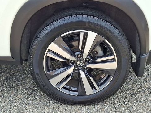 Used 2021 Nissan Rogue Platinum AWD/4WD image 10