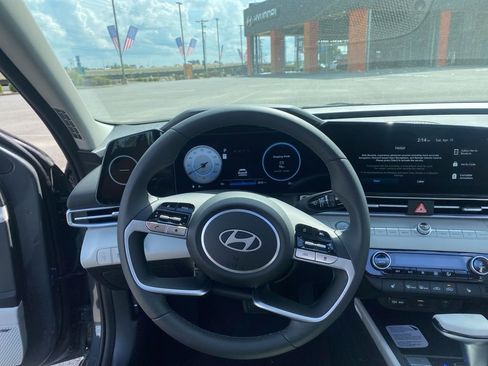 New 2026 Hyundai Elantra Limited FWD image 14