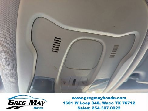 Used 2015 Jeep Renegade Latitude w/ Popular Equipment Group FWD image 22
