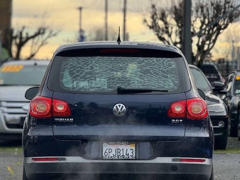 Used 2011 Volkswagen Tiguan S image 15