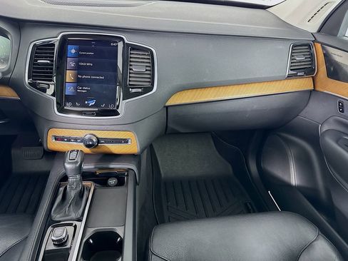 Used 2022 Volvo XC90 T6 Momentum w/ Advanced Package image 23