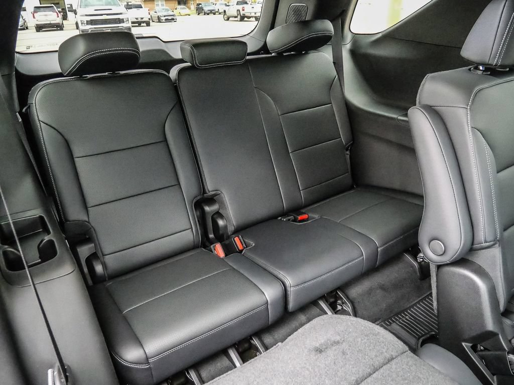 New 2027 Chevrolet Traverse LT w/ Driver Confidence Package FWD image 25