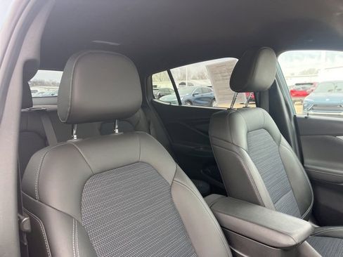 Used 2025 Buick Envista Preferred w/ Convenience II Package image 50