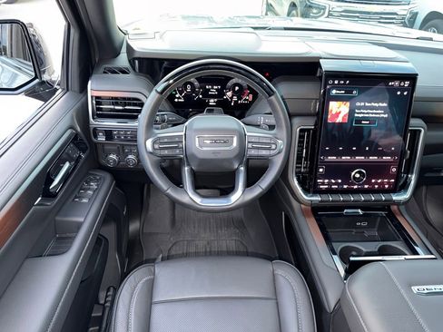 Used 2026 GMC Yukon XL Denali w/ Denali Reserve Package image 17