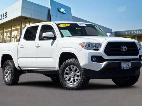 Used 2022 Toyota Tacoma SR AWD/4WD image 2