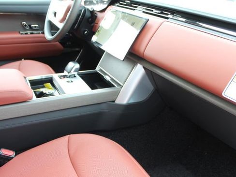 New 2026 Land Rover Range Rover SV image 25