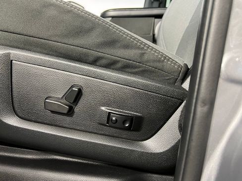 Used 2024 RAM 2500 Big Horn image 24