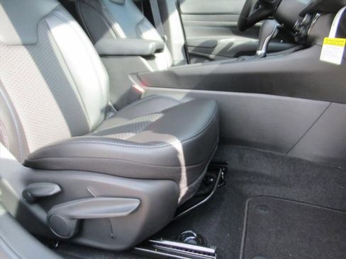 New 2026 Jeep Compass Latitude image 9