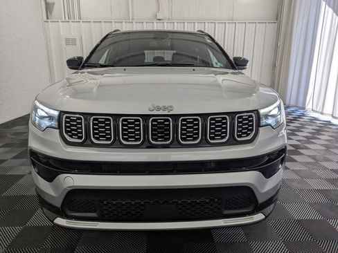 Used 2025 Jeep Compass Limited w/ Elite Group AWD/4WD image 4