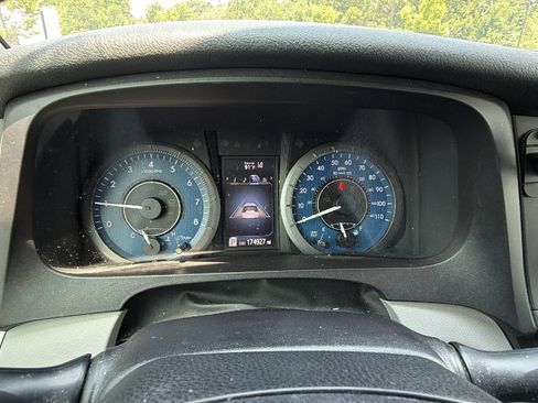 Used 2020 Toyota Sienna LE FWD image 28