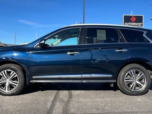 Used 2020 INFINITI QX60 Luxe w/ Essential Package image 3