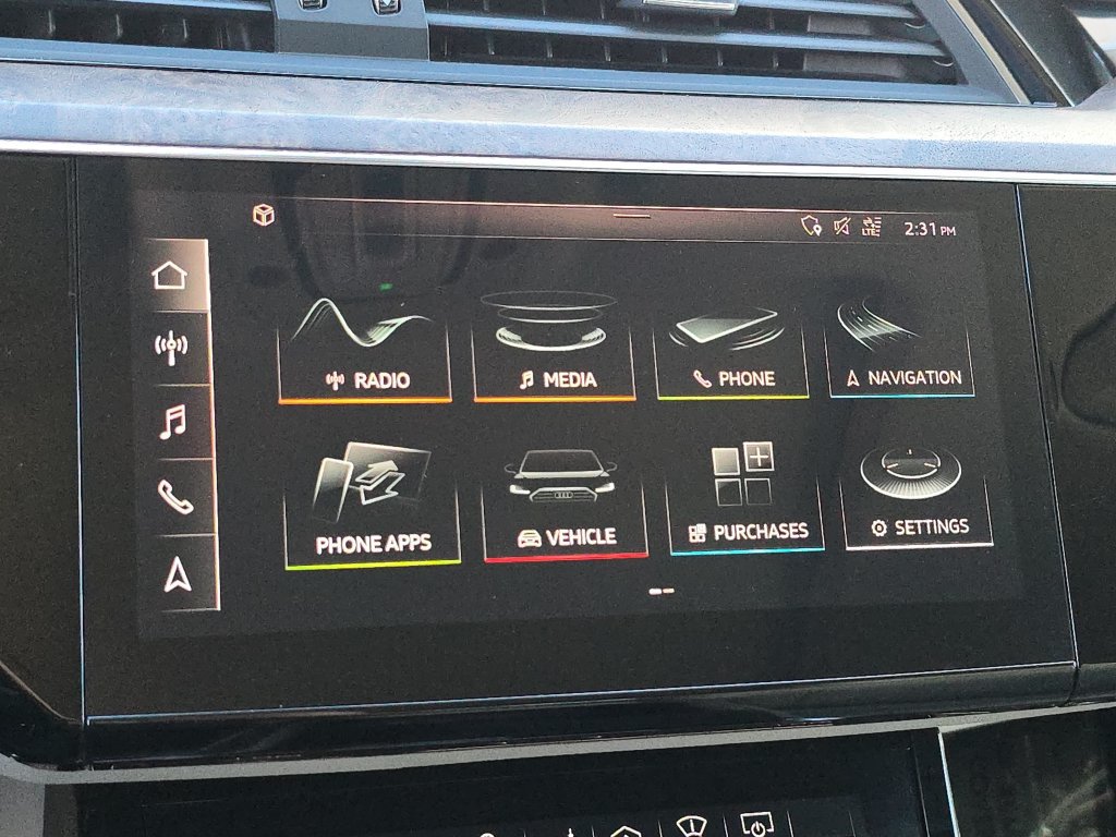 Used 2019 Audi e-tron Prestige w/ Prestige Package AWD/4WD image 27