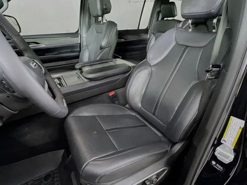 Used 2024 Jeep Wagoneer Series III w/ Premium Group I image 23