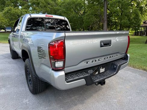 Used 2019 Toyota Tacoma SR w/ SX Package RWD image 8