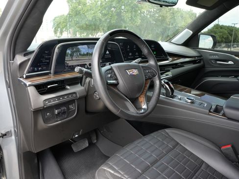 Certified 2024 Cadillac Escalade Sport Platinum w/ LPO, ONYX Package AWD/4WD image 14