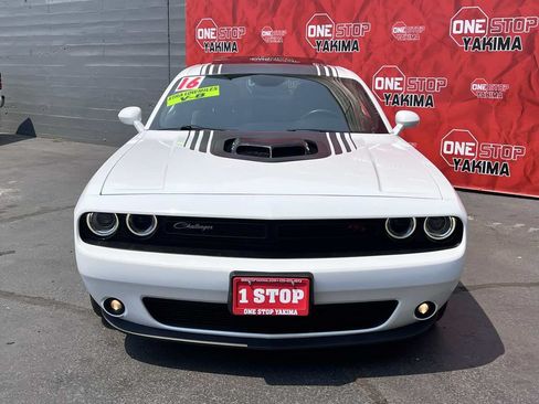 Used 2016 Dodge Challenger R/T RWD image 2