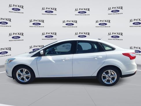 Used 2013 Ford Focus SE FWD image 2