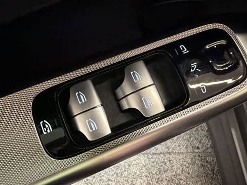 Used 2026 Mercedes-Benz GLC 300 4MATIC image 19