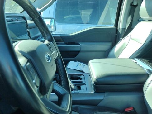 Used 2021 Ford F150 Lariat image 6