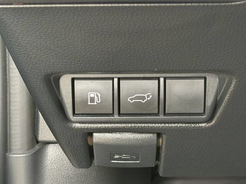 Used 2025 Toyota Prius Limited w/ Limited Premium Package FWD image 20