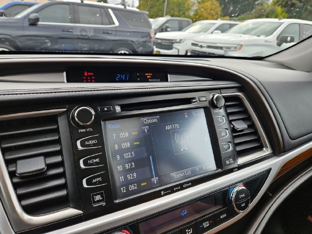 Used 2019 Toyota Highlander Limited Platinum AWD/4WD image 33